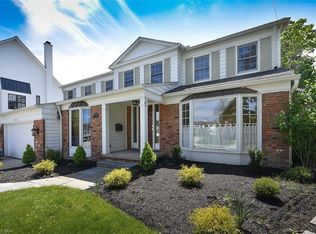 21565 Avalon Dr, Rocky River, OH 44116