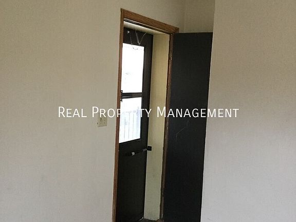 4th image of N88W16775 Main St #7