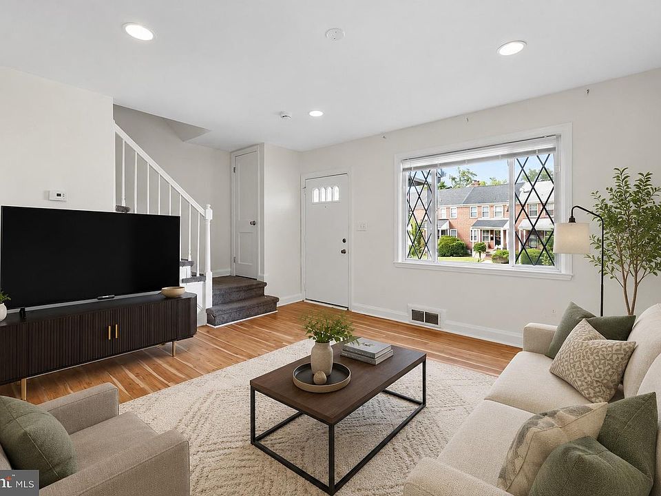 1st image of 1007 Saint Dunstans Rd