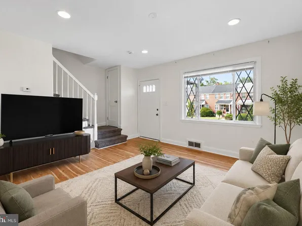 1007 Saint Dunstans Rd, Baltimore, MD 21212