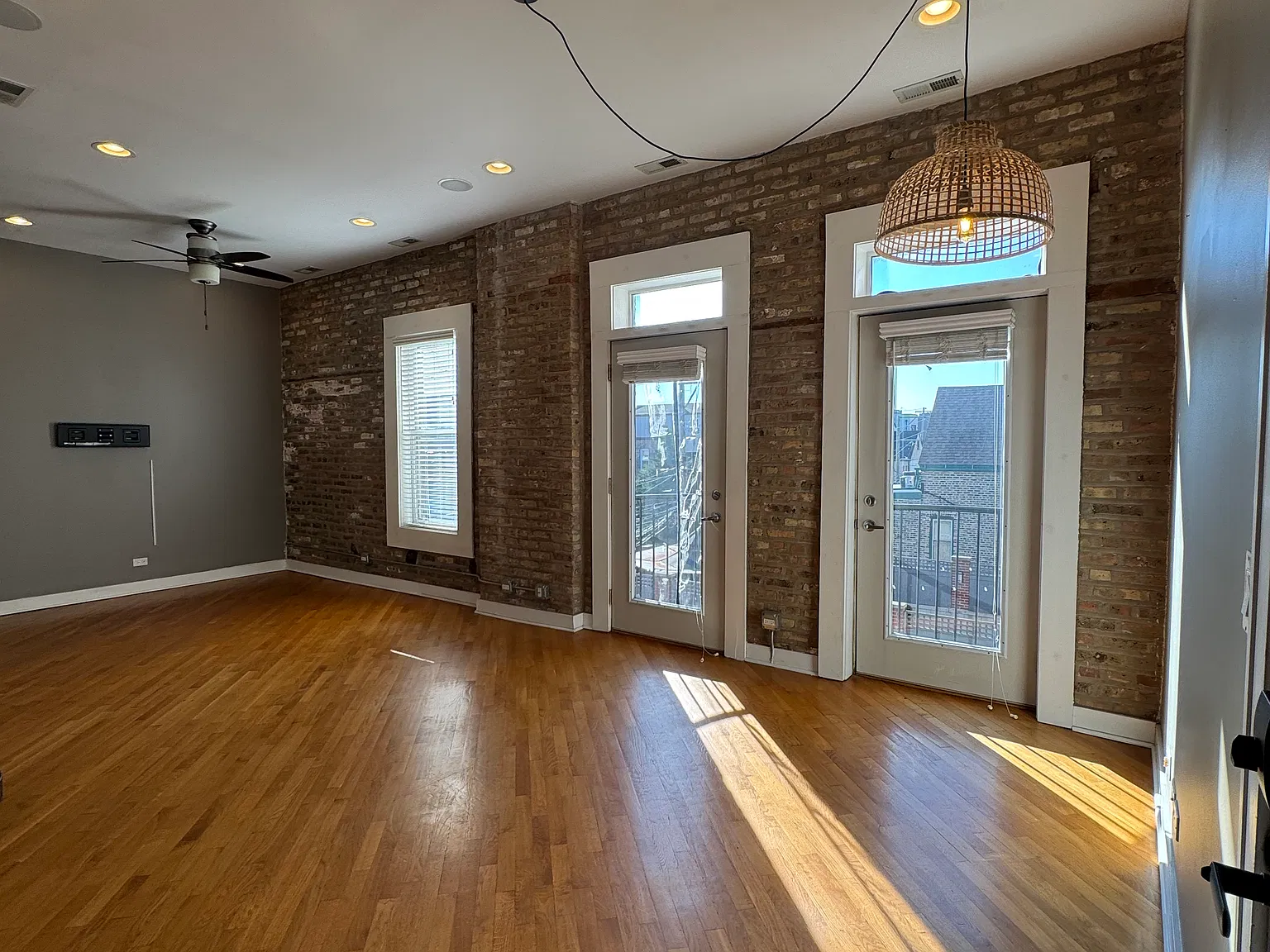1 bed, 1100 sqft, $2,800 — Photo 2