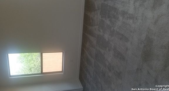 4th image of 634 Anthem Ln
