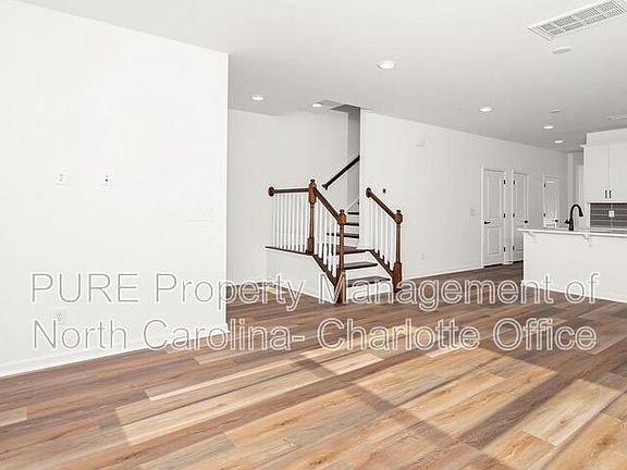 4th image of 2420 Whitewing Ln