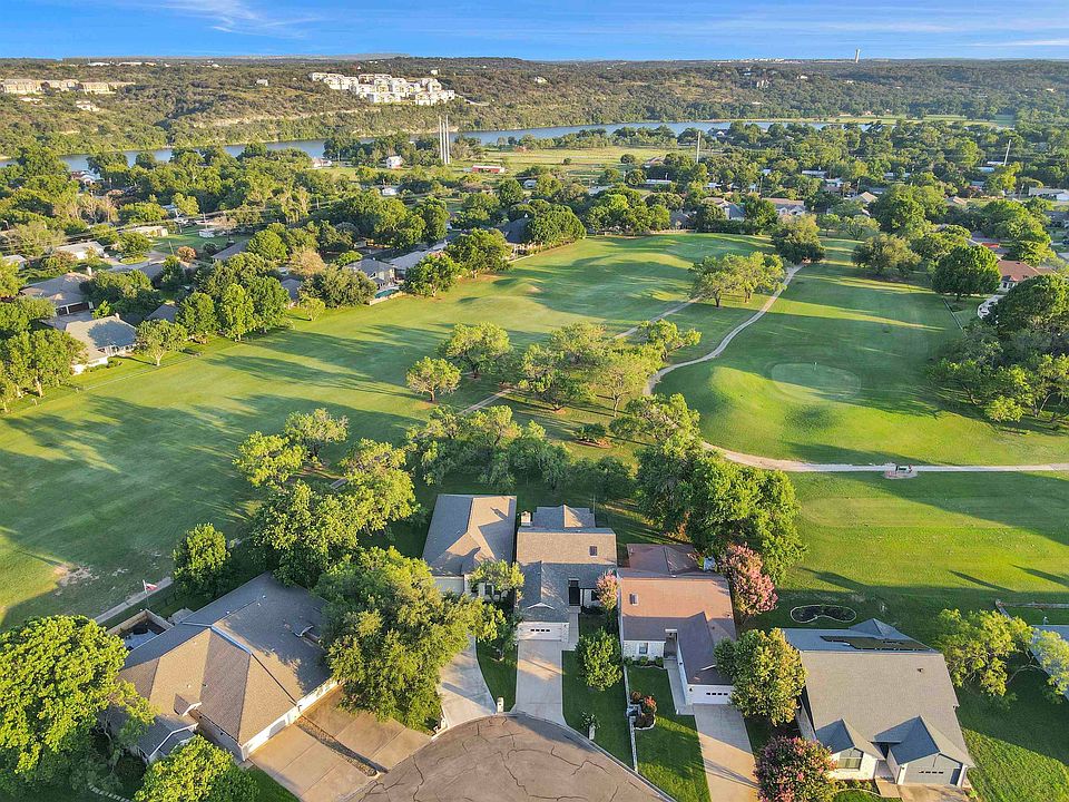 1st image of 11 Fairway Lane