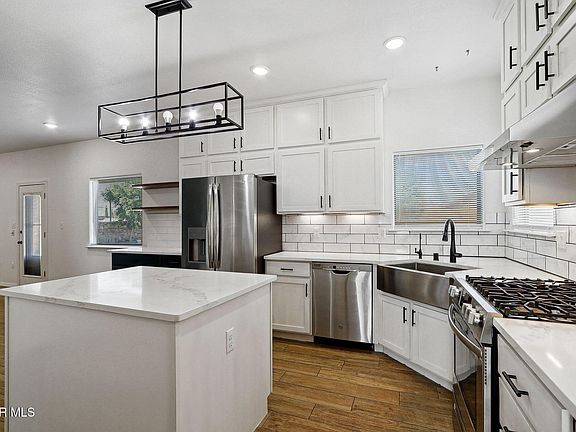 5th image of 12222 Joaquin Roman Ln