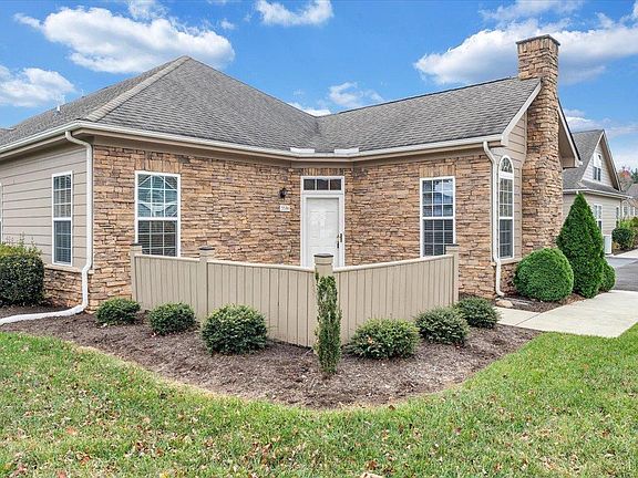 3rd image of 5534 Orchard Villas Cir