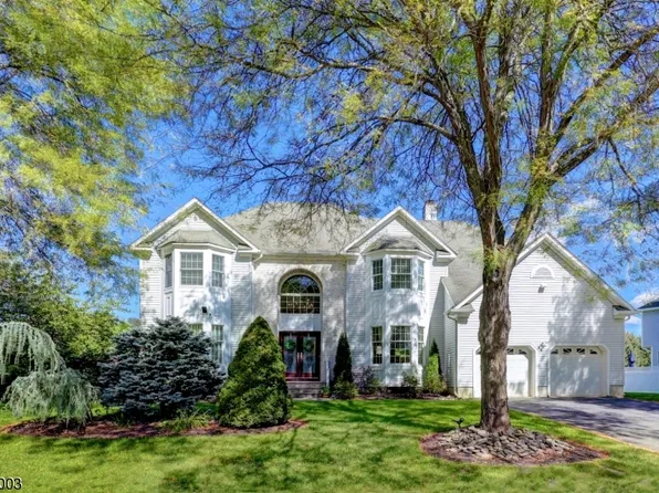 11 Baybury Ct, East Hanover Twp., NJ 07936