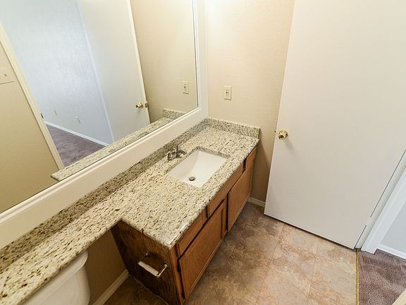3rd image of 864 Brockden Dr