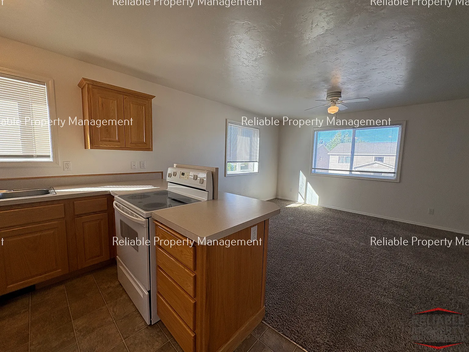 2 bed, $995 — Photo 4