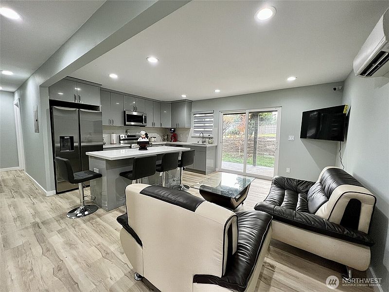 4th image of 4617 S 189th Street