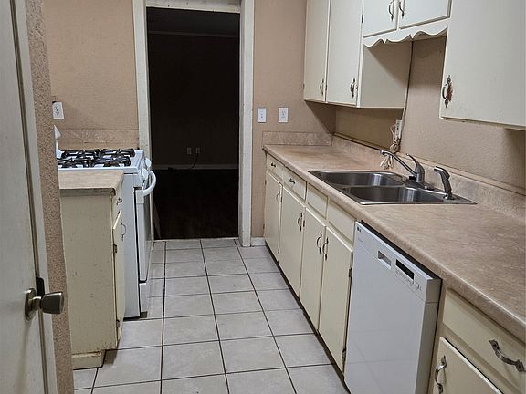 5th image of 1601 McAnear St