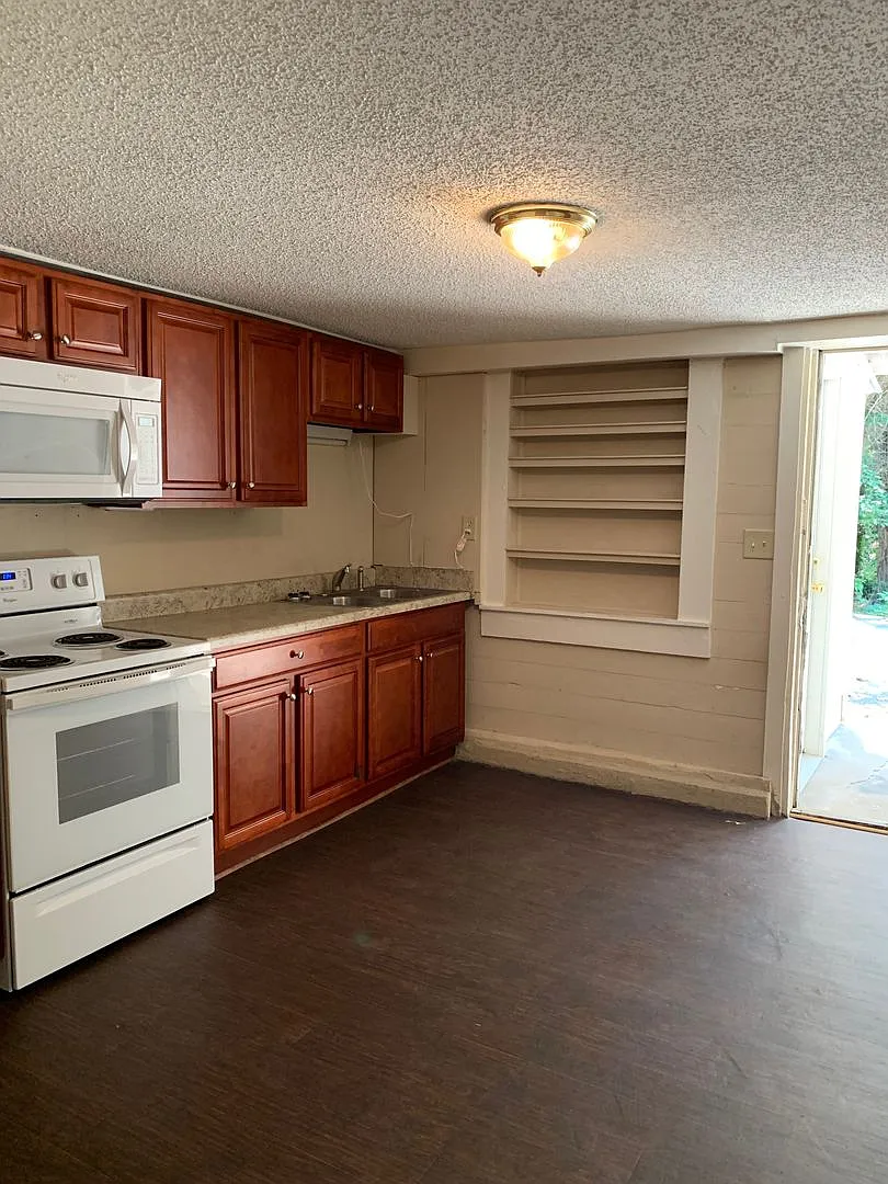 421 Piedmont Road — Photo 2