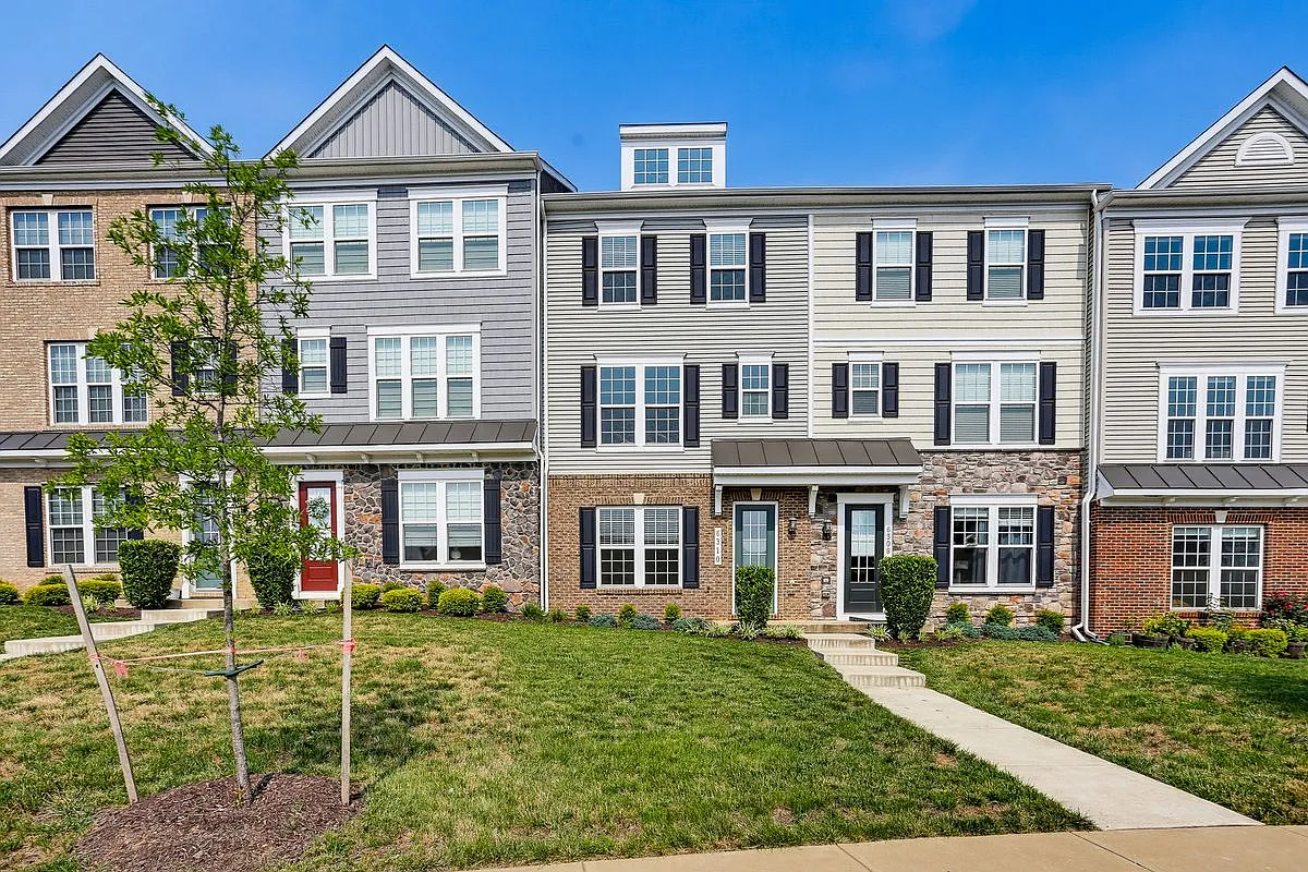 6310 Berkley Bridge Pl — Photo 1