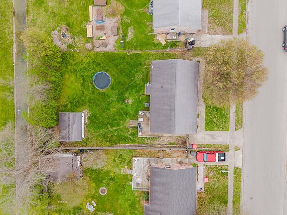 3rd image of 825 Hickory Hill Dr