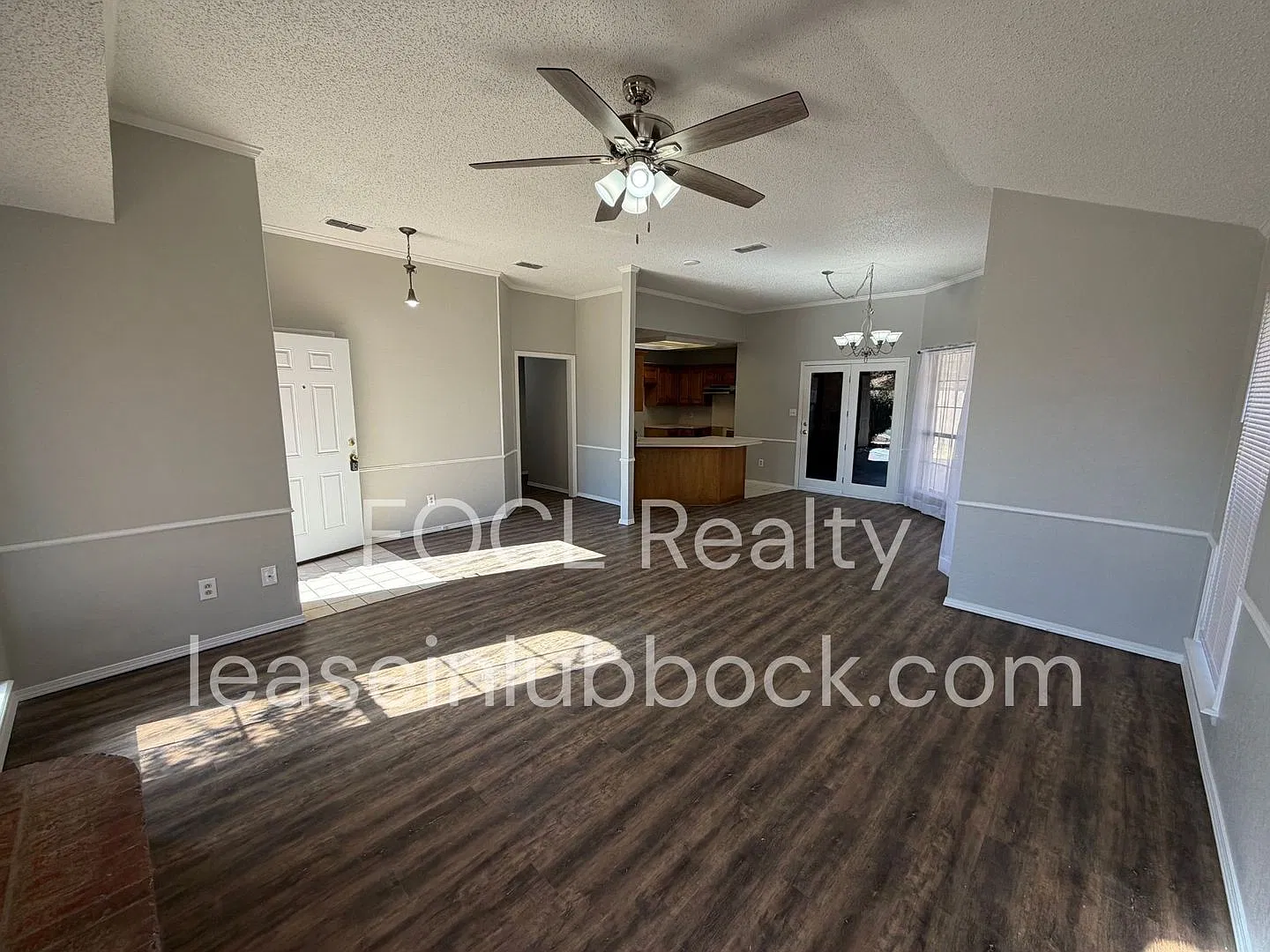 Large 3 bed 2 bath — Photo 3