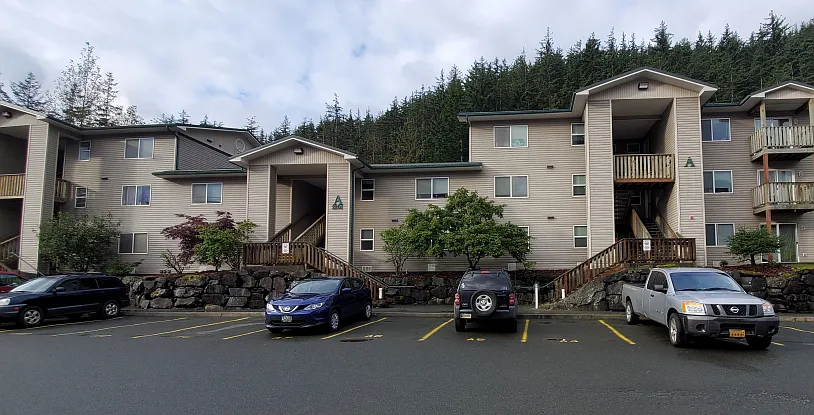 Orca Point Apartments — Photo 1