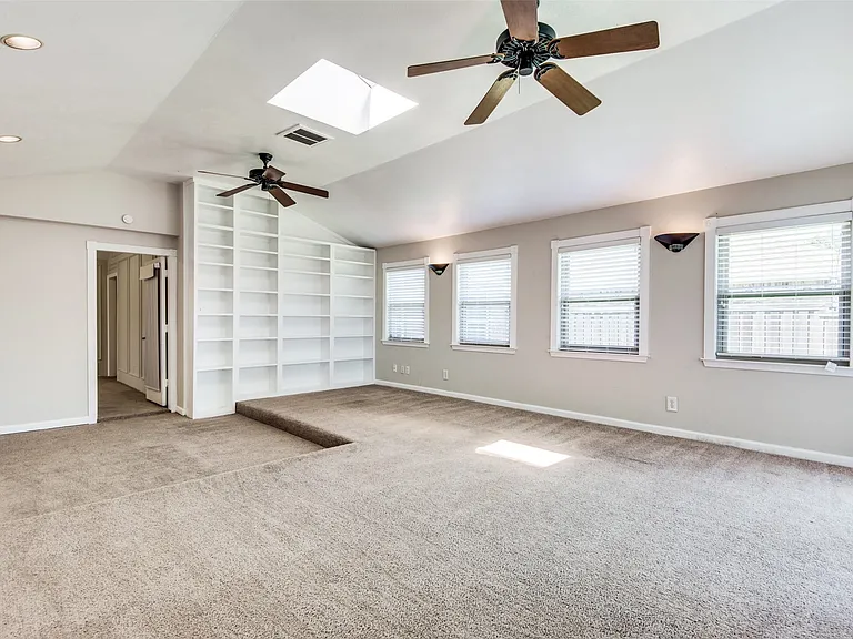 310 Barclay Ave — Photo 15