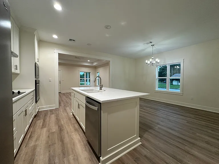 1210 N Glass St — Photo 7