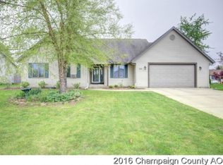905 Cedar Ridge Ct, Mahomet, IL 61853