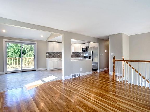 5th image of 1099 West St