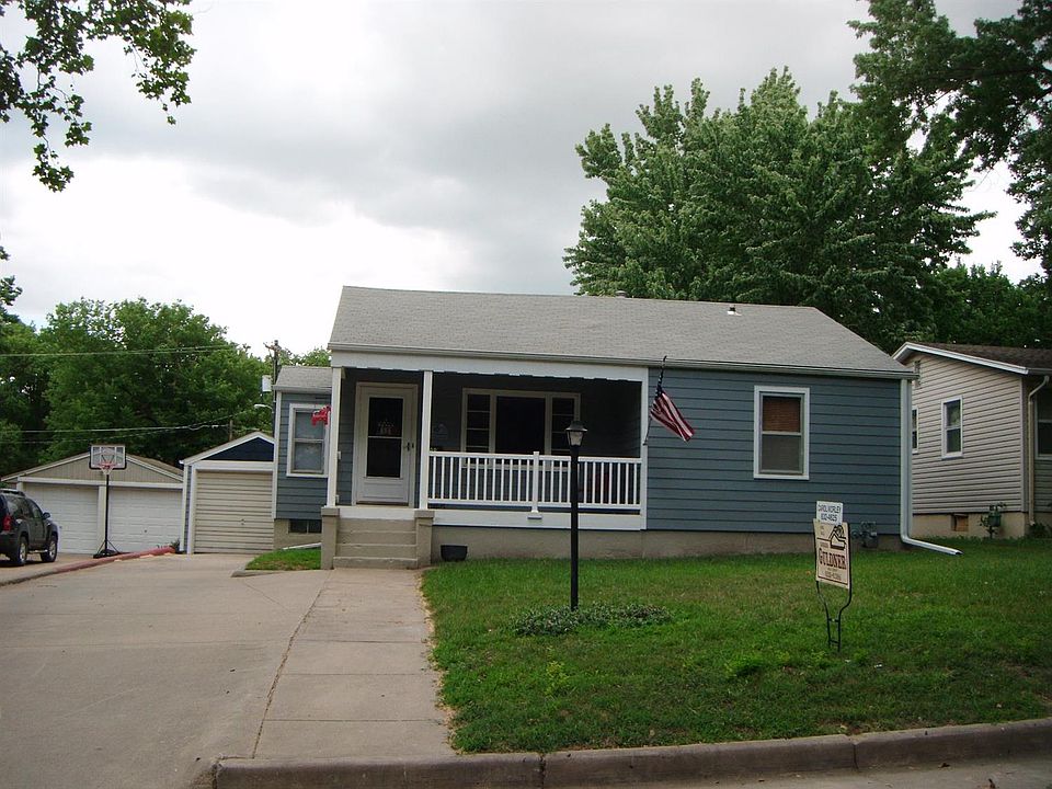 1st image of 909 Clarke St