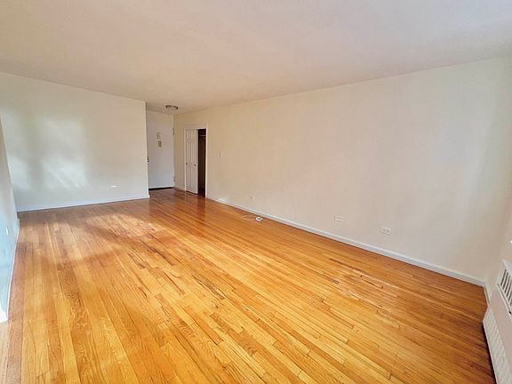 3rd image of 33-03 Parsons Blvd #3