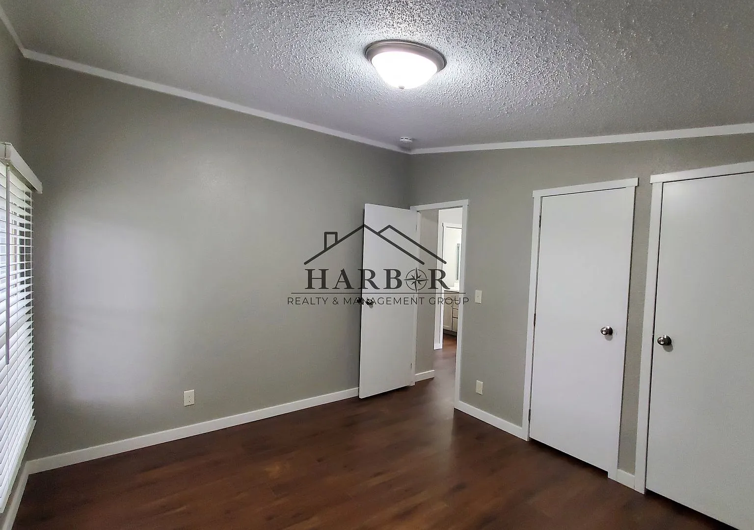 Spacious, Newly Renovated 3 Bed, 2 Bath Home — Photo 4