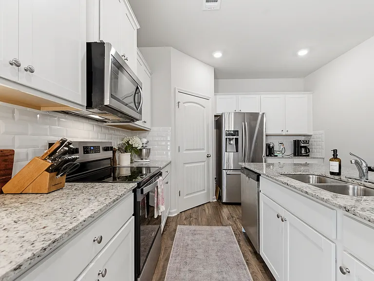 503 Stoneybrook Dr — Photo 11