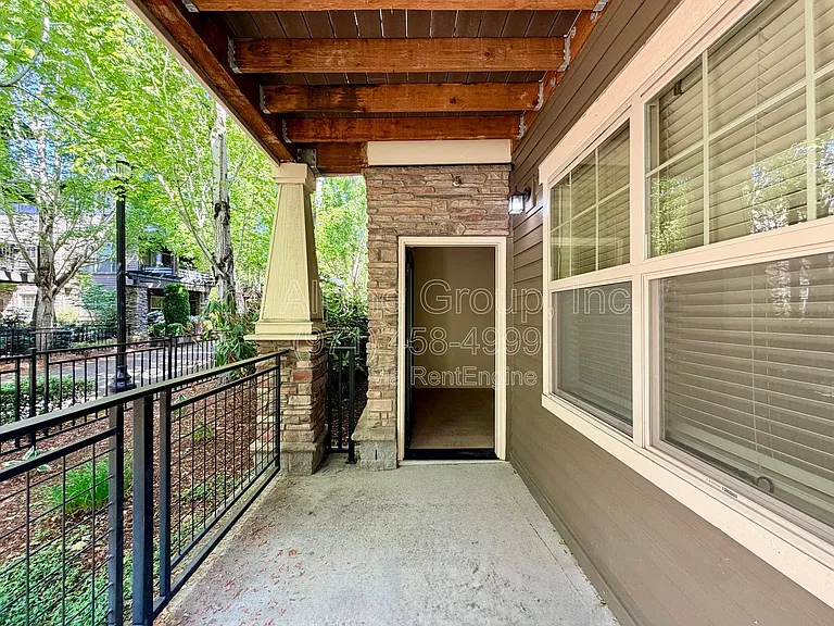 657 NE Garswood Ln — Photo 18