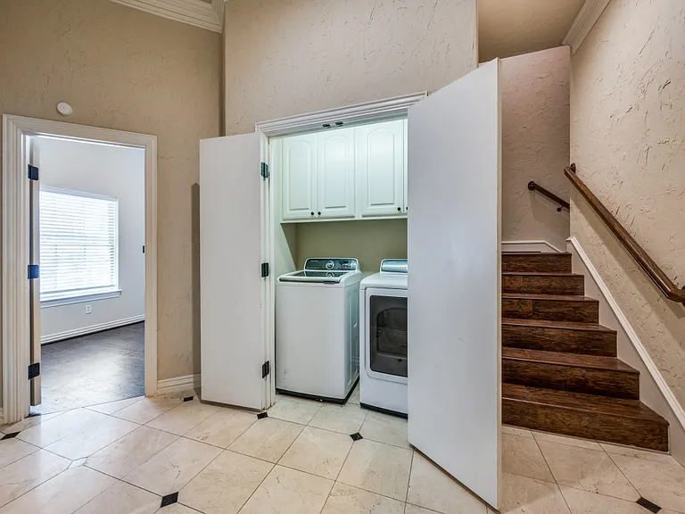736 Rockingham Dr — Photo 17