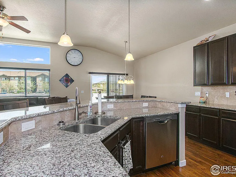 2869 Hydra Dr — Photo 33
