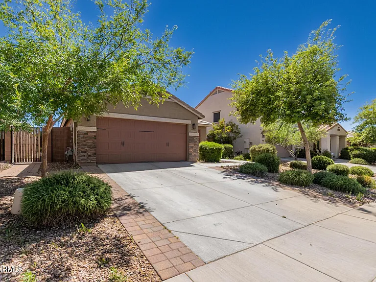 2227 E Stacey Rd — Photo 5