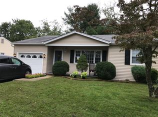 81 Brakenbury Dr, Toms River, NJ 08757