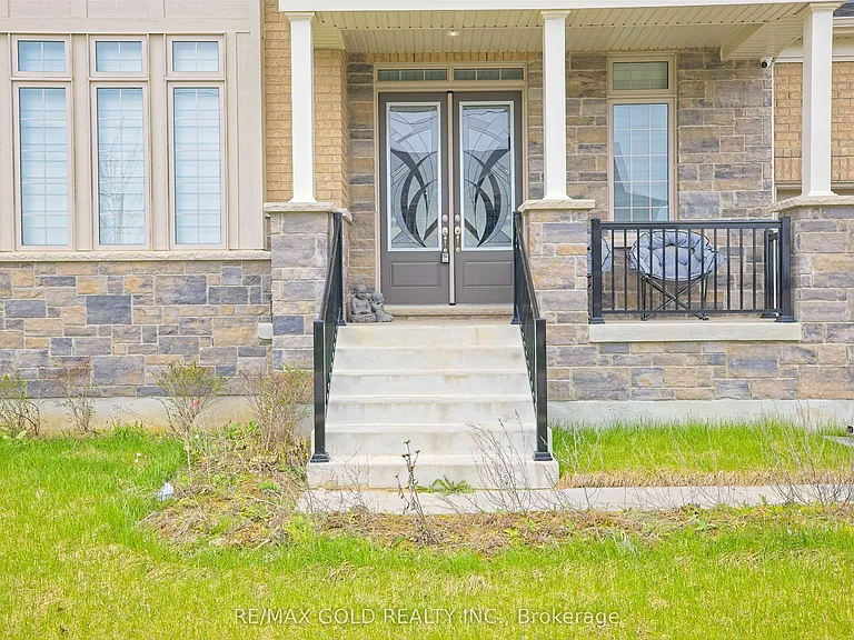 19 Marigold Blvd — Photo 5
