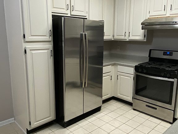 4th image of 215 Antley Cir