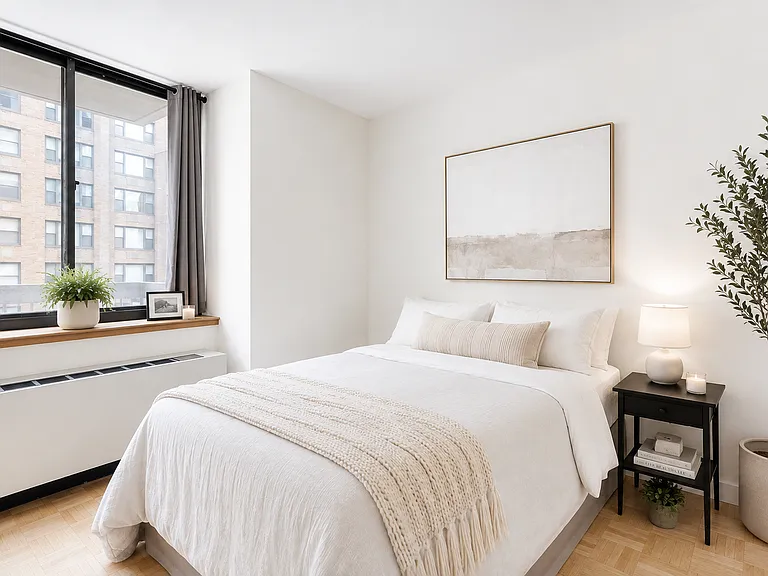 250 E 40th St #18C — Photo 2
