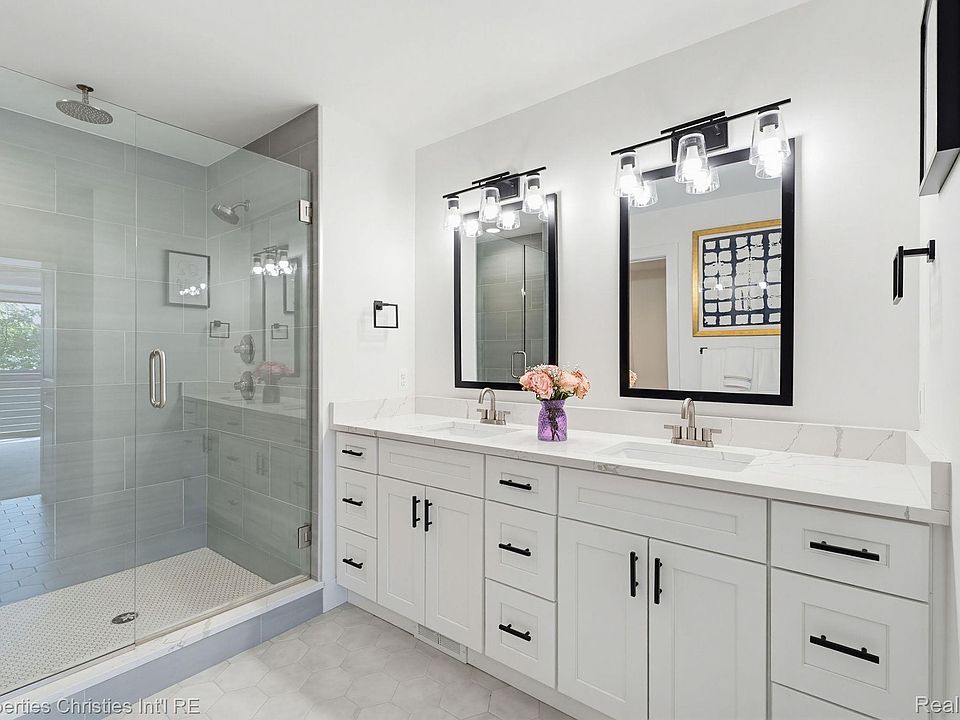 710 E Parent Ave, photo 29