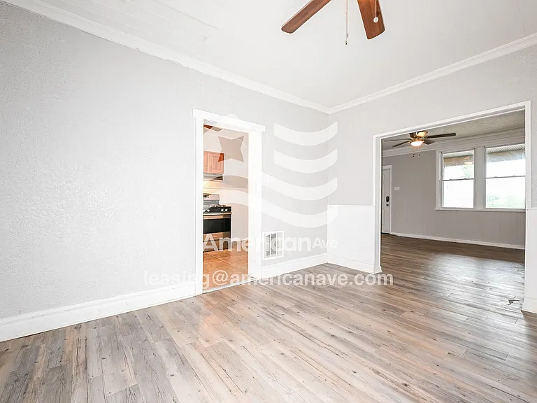 699681_003_dining_room_4.jpg