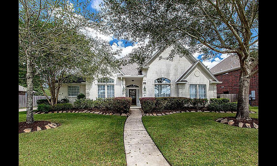 1st image of 1705 Country Club Dr