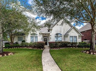 1705 Country Club Dr, Friendswood, TX 77546