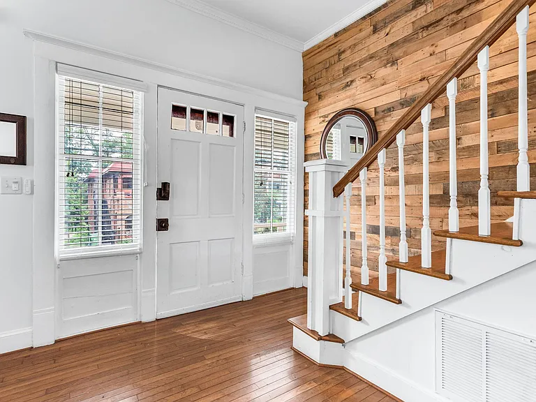 519 Rankin St NE — Photo 5