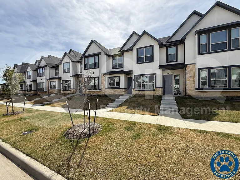 285 Buck Ridge Dr — Photo 1