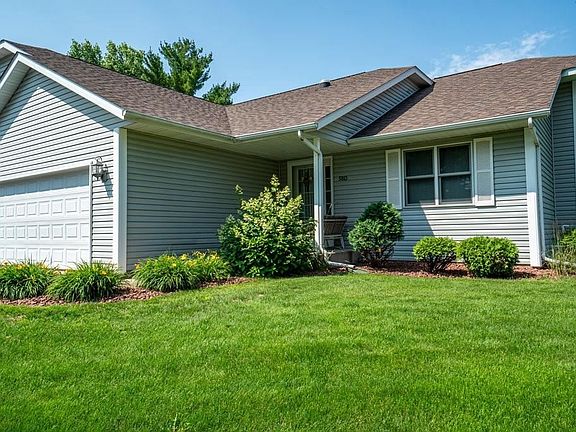 2nd image of 5813 Gables Pl