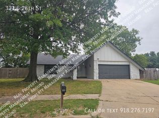321 S 28th St, Broken Arrow, OK 74014