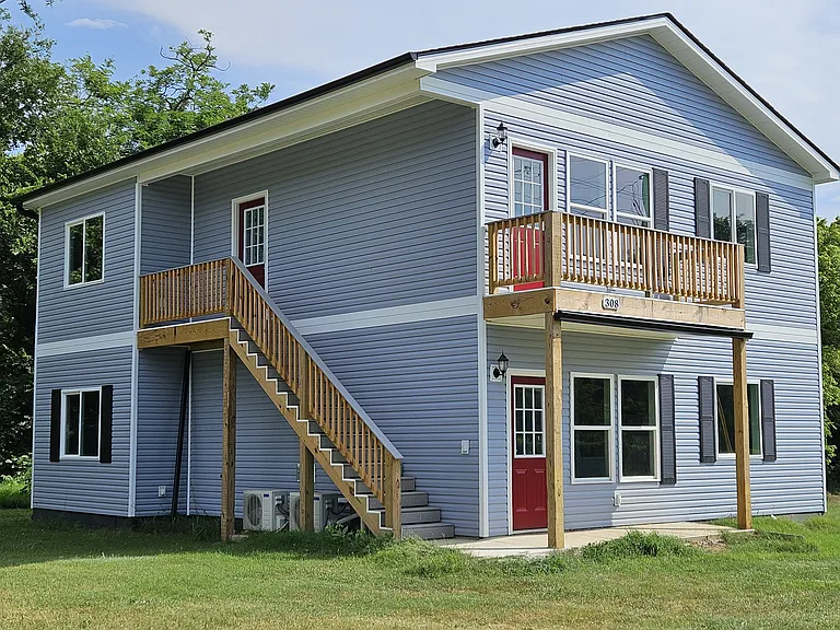 308 Hall St #A — Photo 2