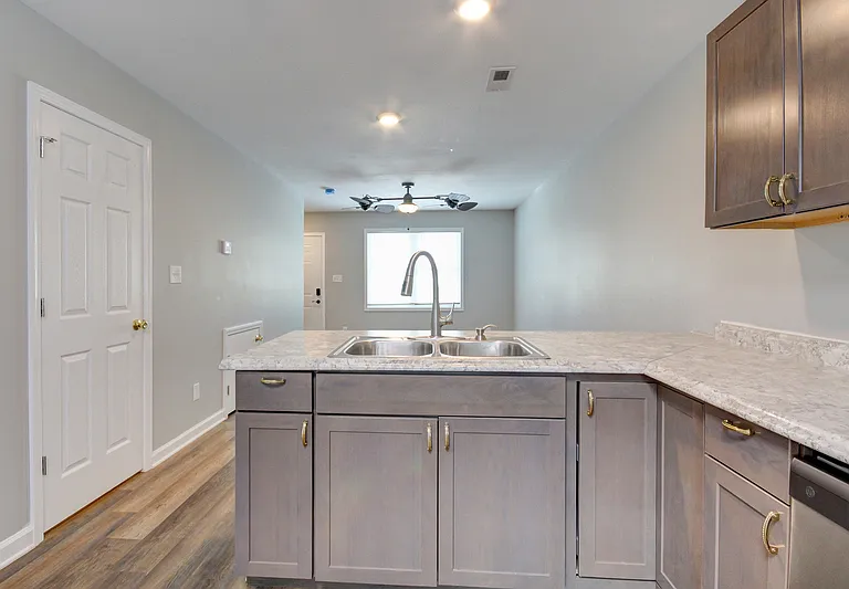 199 Seays Rd #25F — Photo 9