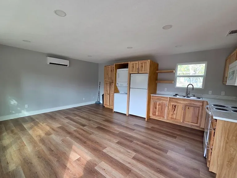 505 E Lane Dr — Photo 5