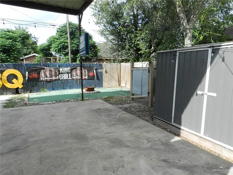 1718 E Juarez Ave NE — Photo 28