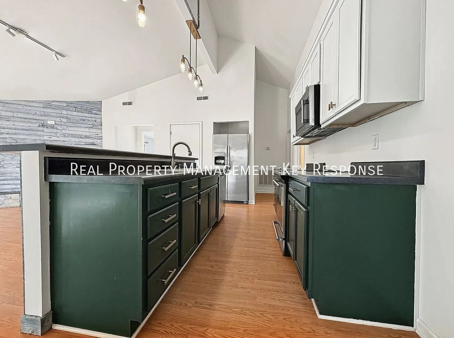 3 Bedroom, 2 Bath Home Open-Concept Living, Great Storage & Convenient Nashville Location — Photo 4