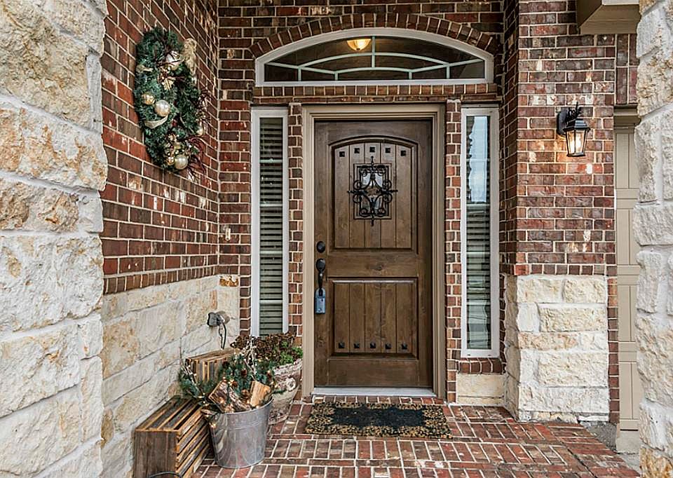 1st image of 2086 Silverthorn Ln